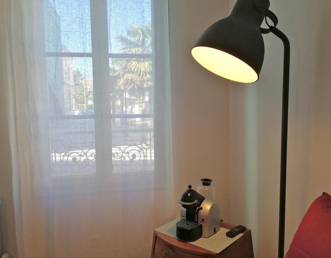 La Loge Du Theatre - Saintes Apartment Ngoại thất bức ảnh