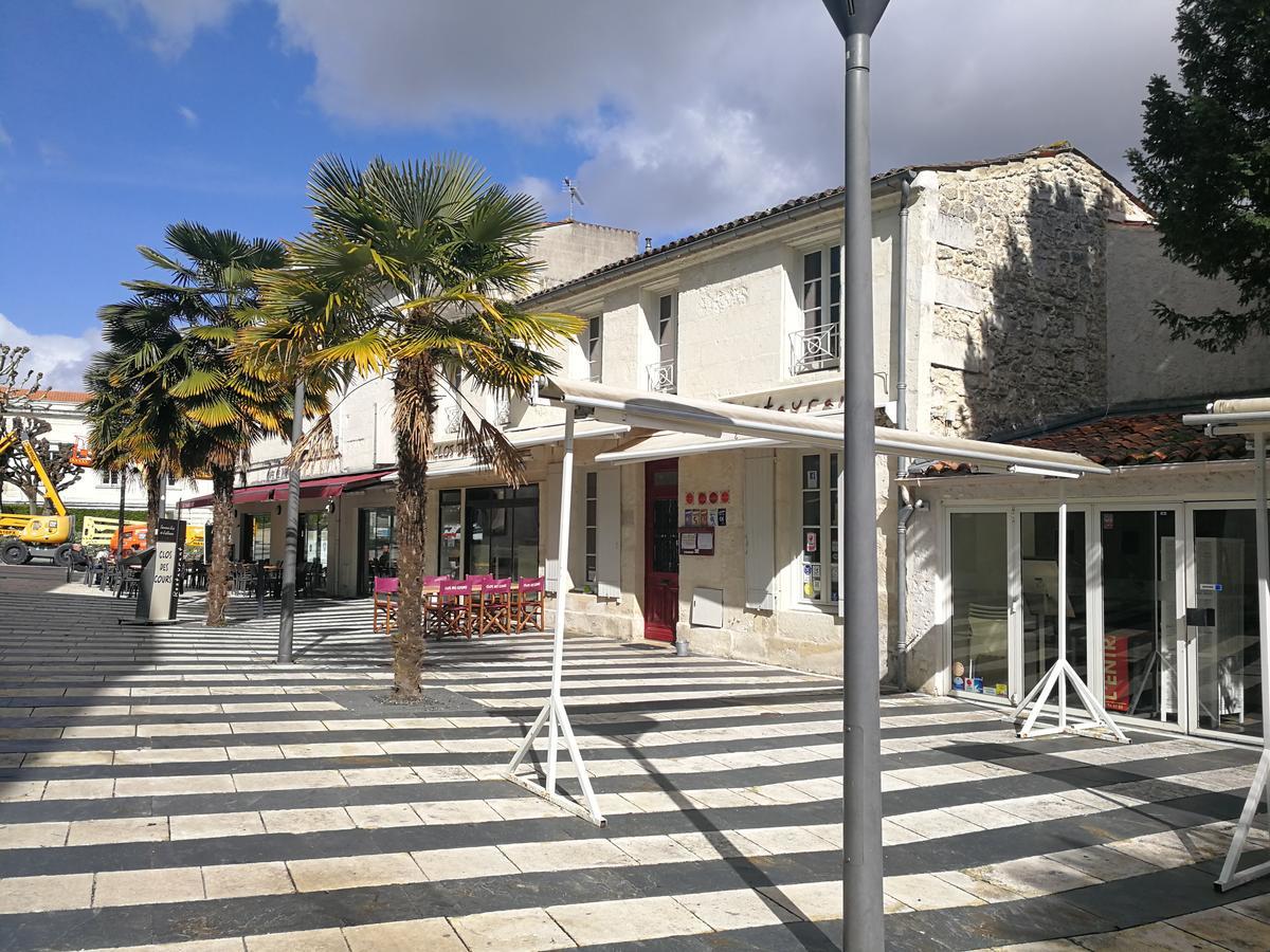 La Loge Du Theatre - Saintes Apartment Ngoại thất bức ảnh